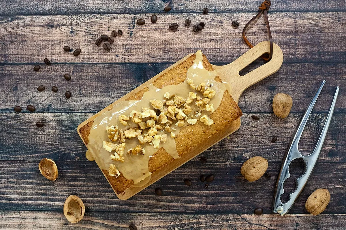 Walnotencake met koffie