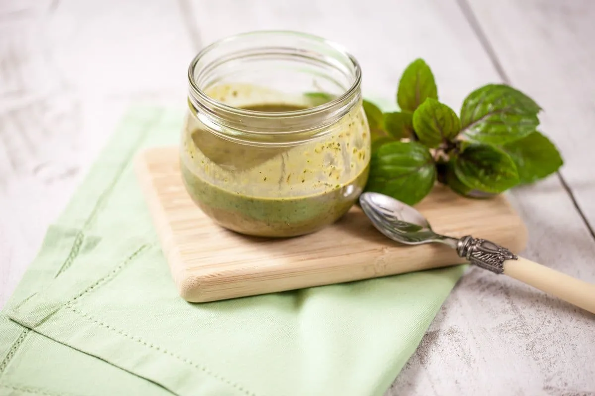 Afrikaanse blauwe basilicum vinaigrette