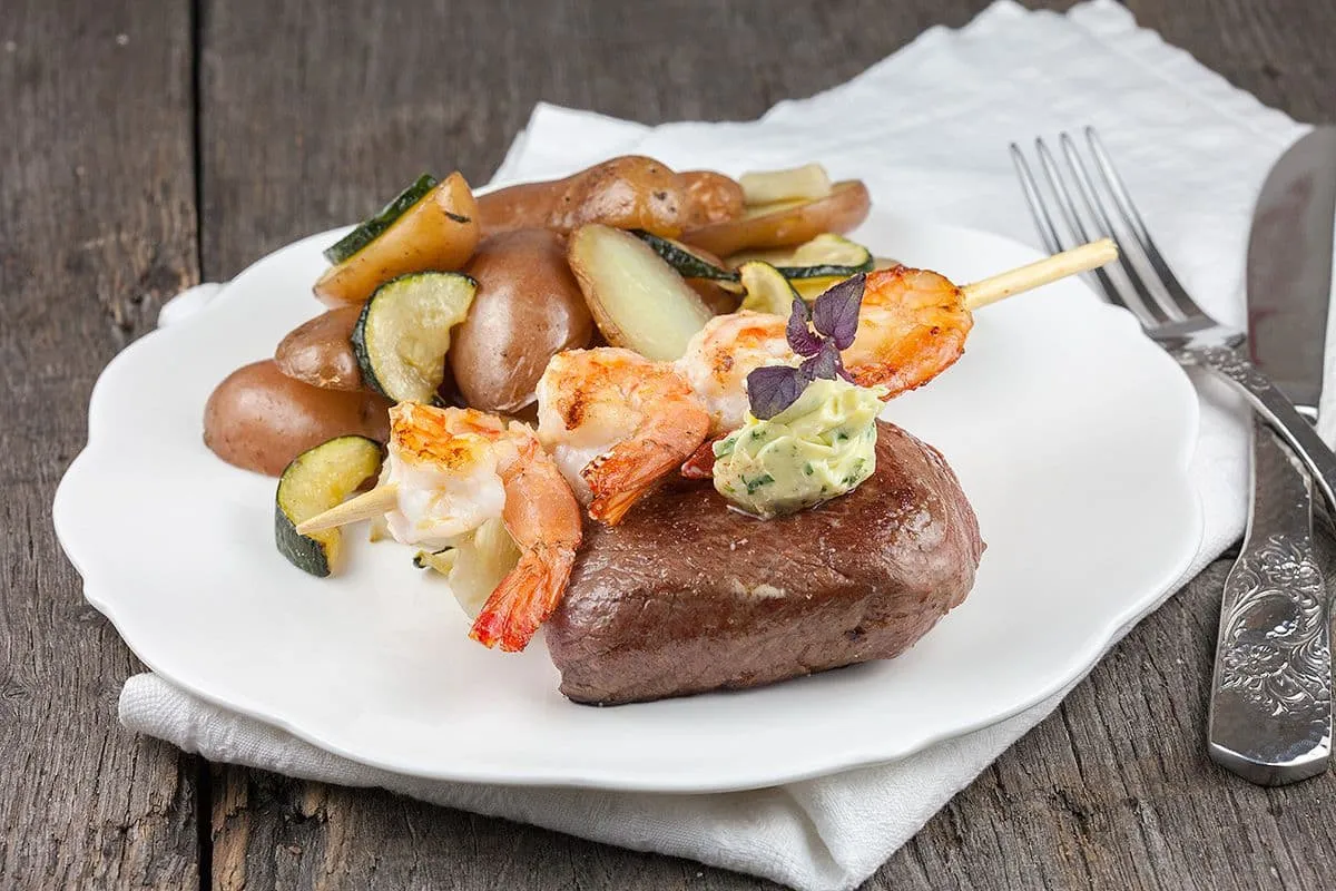 Surf en turf met kruidenboter