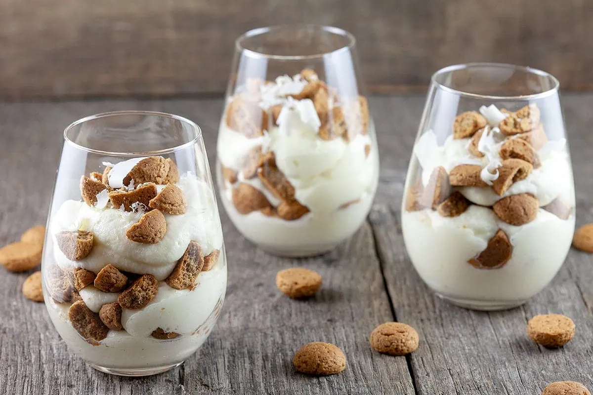 Witte chocolademousse met pepernoten