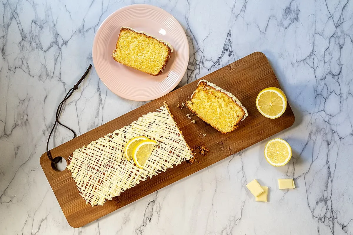 Citroencake met witte chocolade - een smeuïge frisse cake