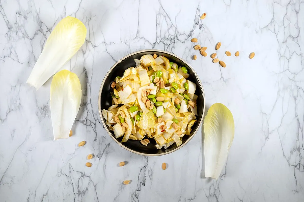 Oosterse witlofsalade - lekker met edamame boontjes