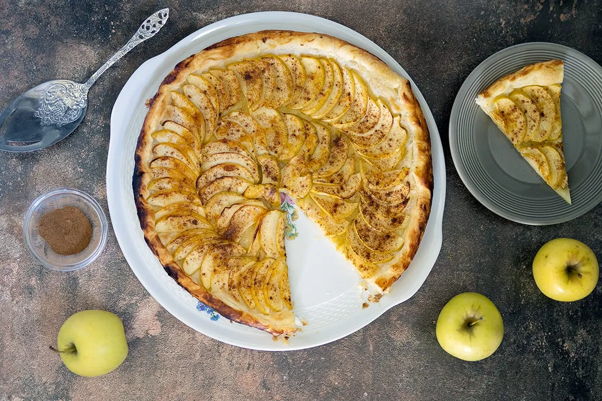 Snelle appeltaart van bladerdeeg