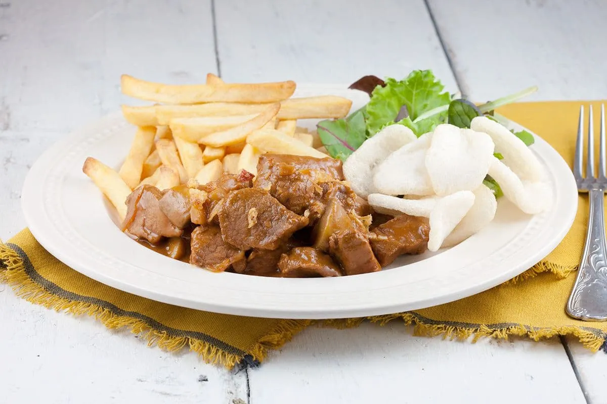 Duvelkesvlees - lekker pittig stoofvlees in pindasaus