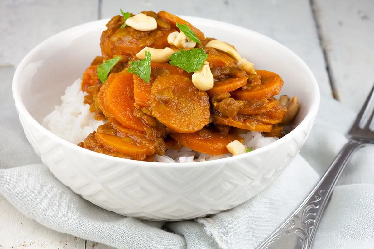 Vegetarische wortel en linzen stoof