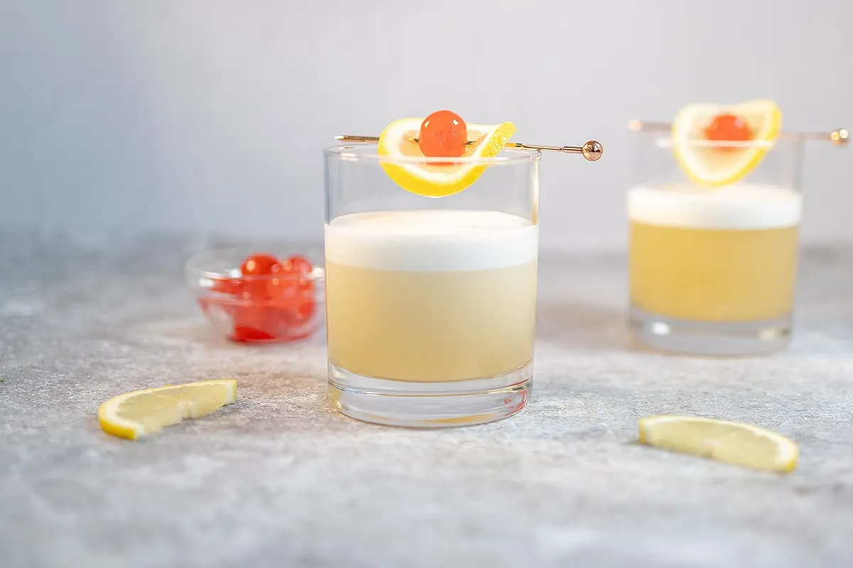 Klassieke whiskey sour met Bourbon en citroen