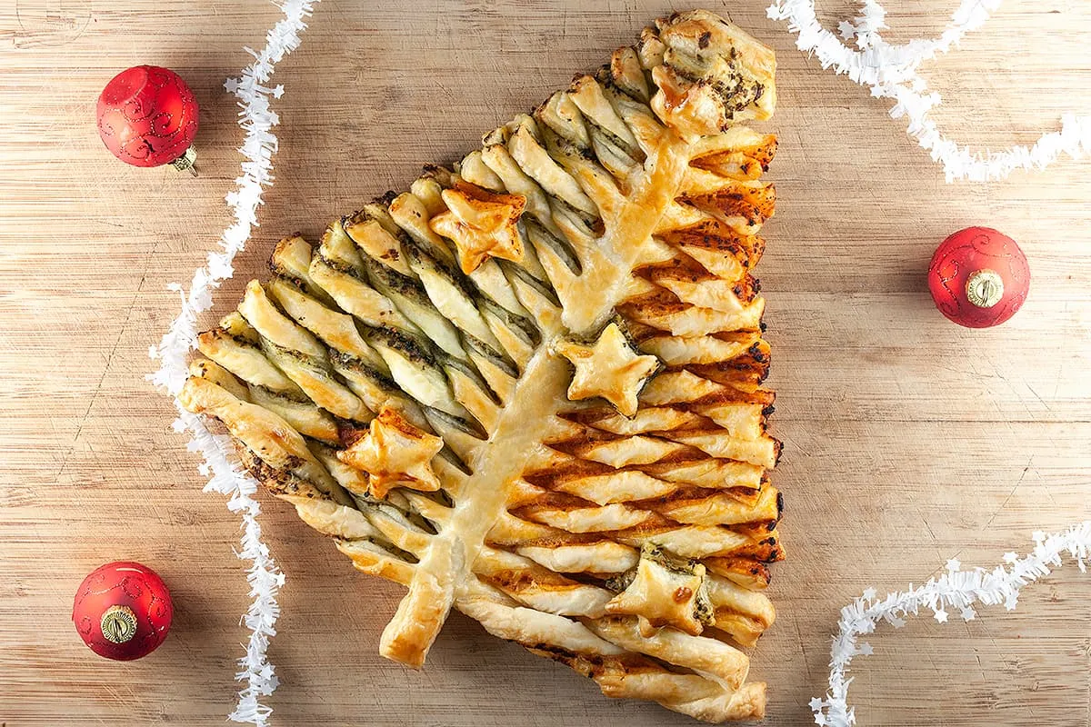 Bladerdeeg kerstboom - lekker met pesto