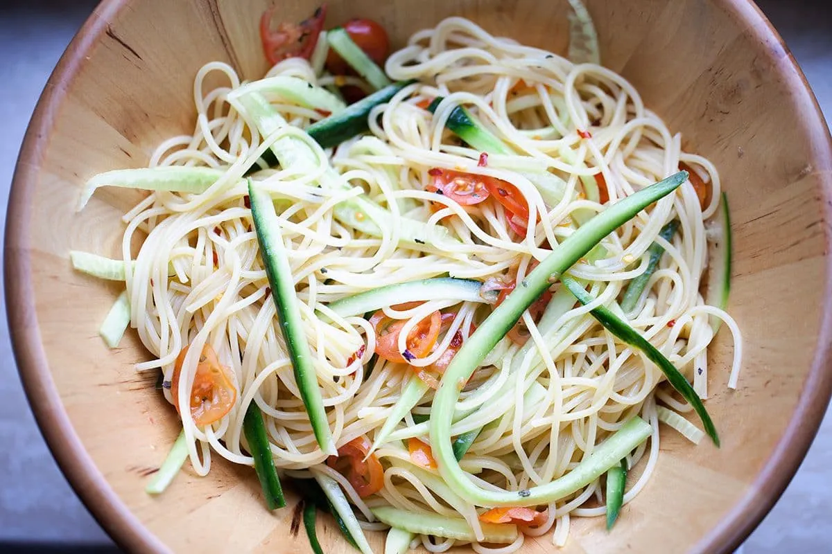 Pastasalade met komkommer