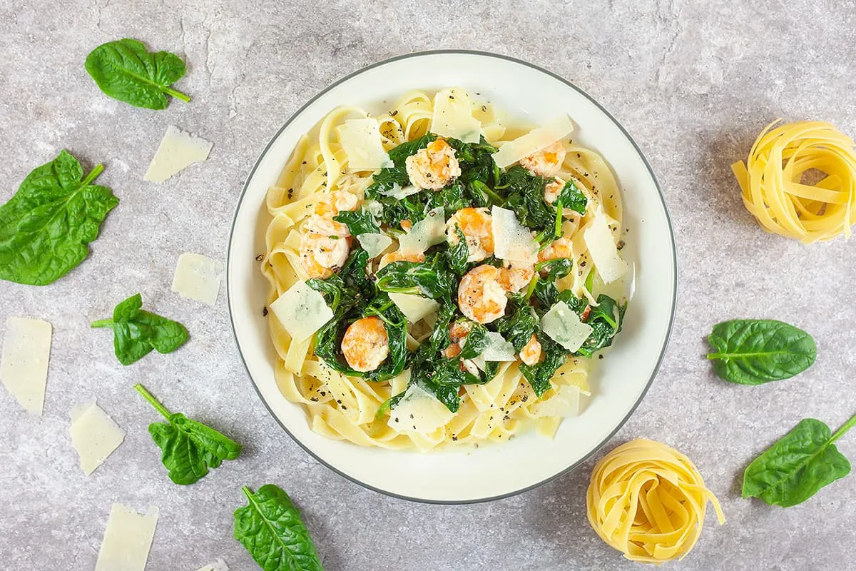 Pasta met garnalen en spinazie