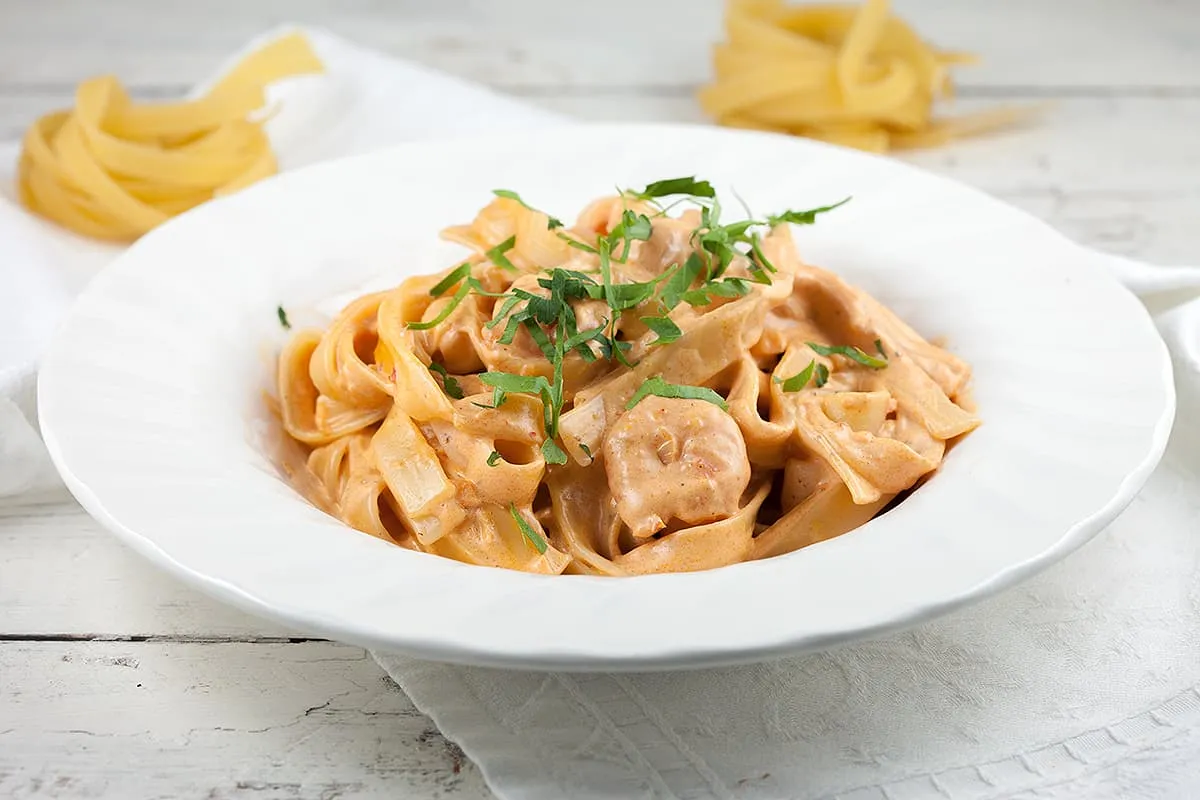 Romige tagliatelle met scampi's