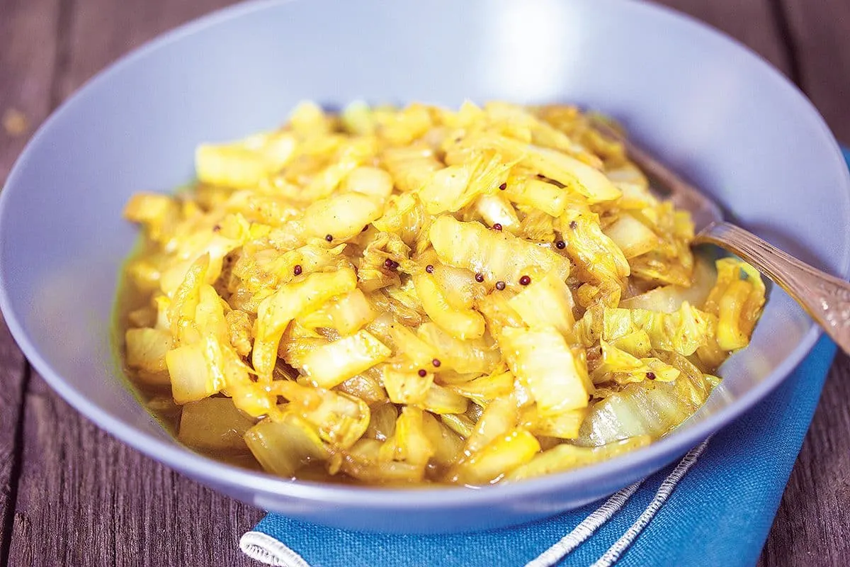 Vegetarische pittige kool masala