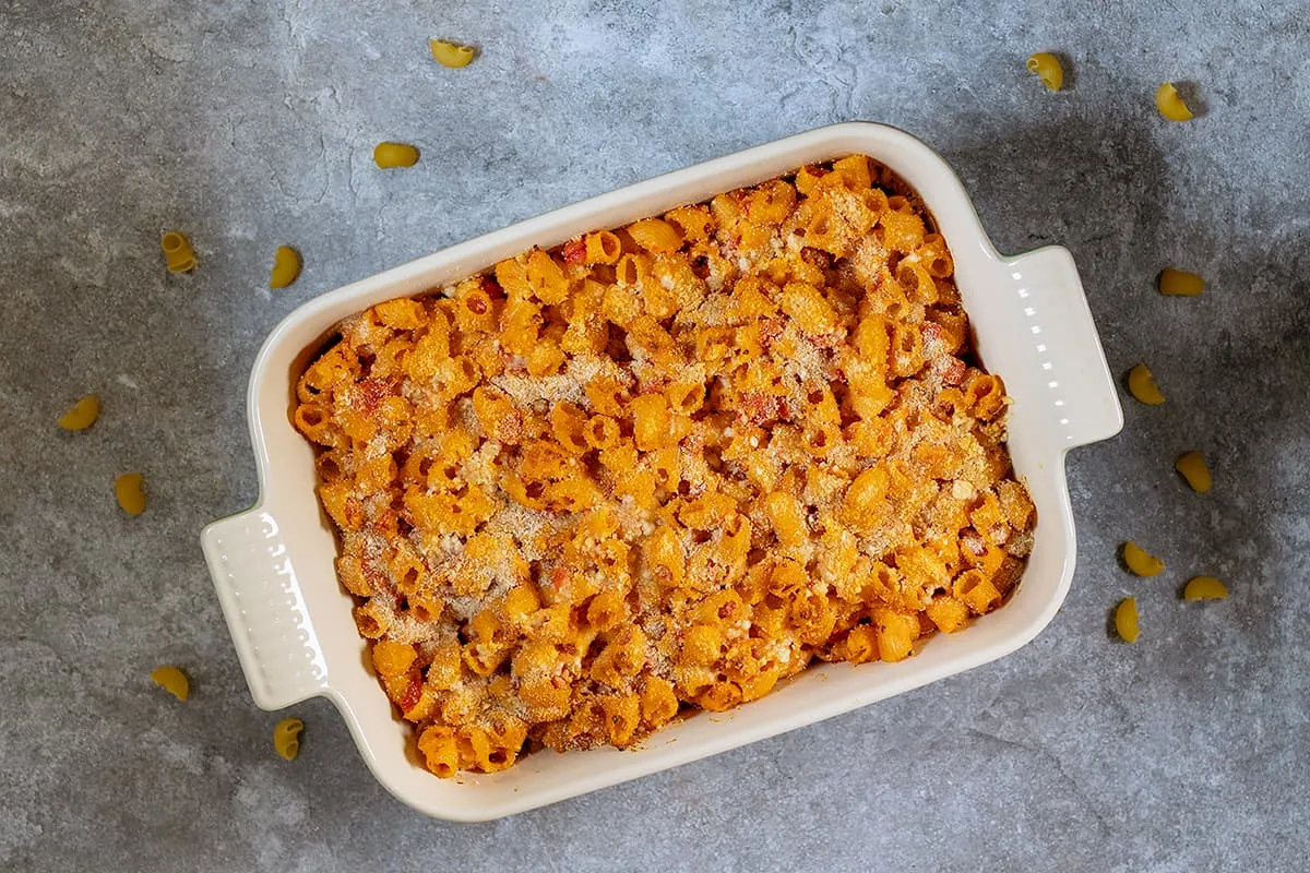 Ovenpasta met paprika en kaas - pasta met een krokant laagje