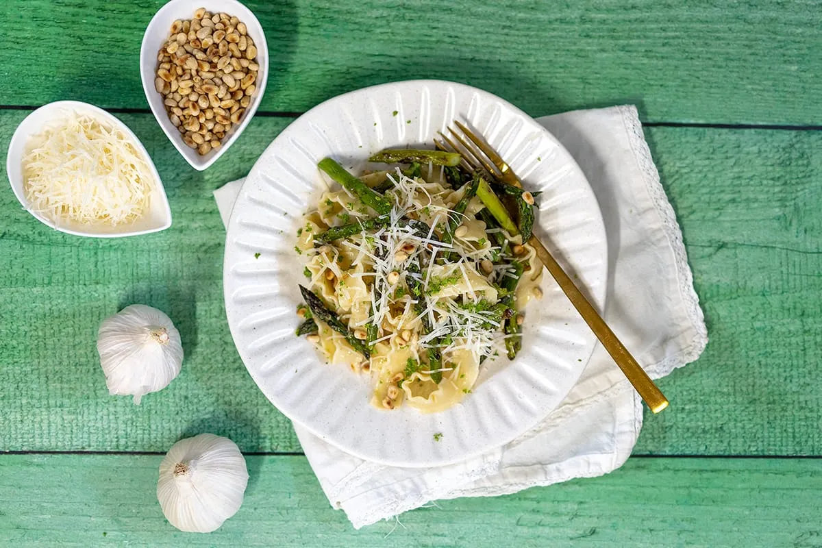 Vegetarische pasta met groene asperges