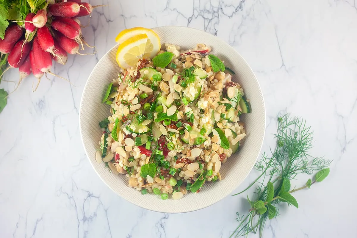 Frisse parelcouscous salade