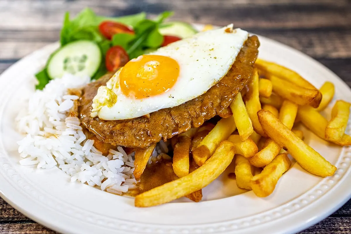 Bitoque à Portuguesa – Portugese steak met ei en friet