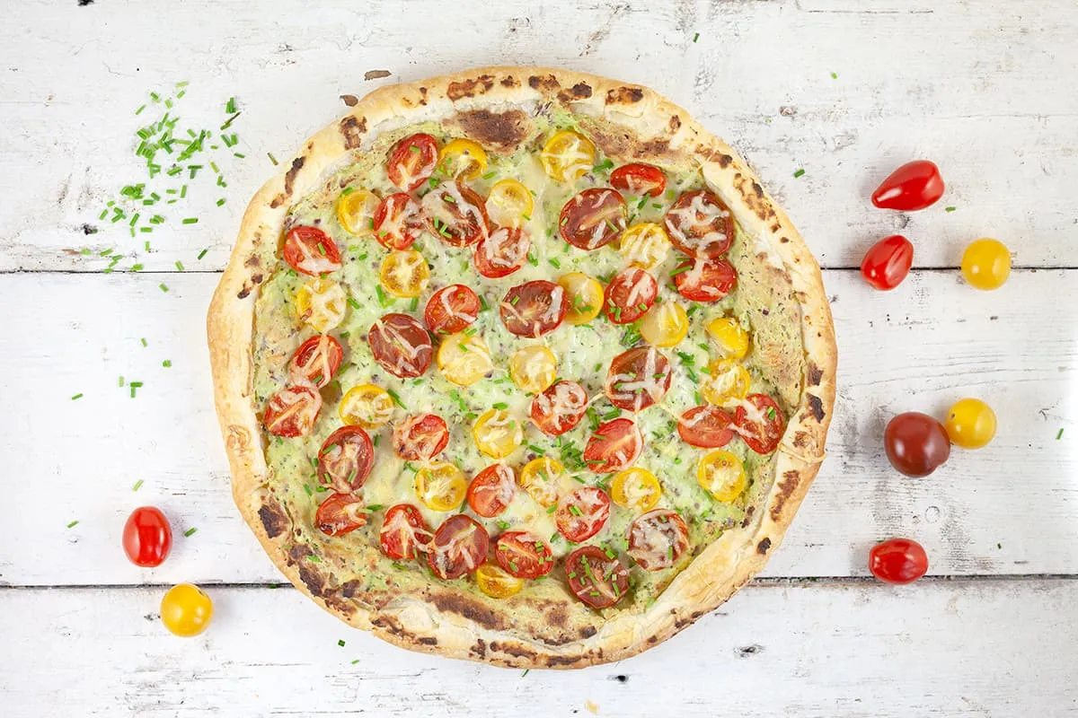 Plaattaart met ricotta en tomaat