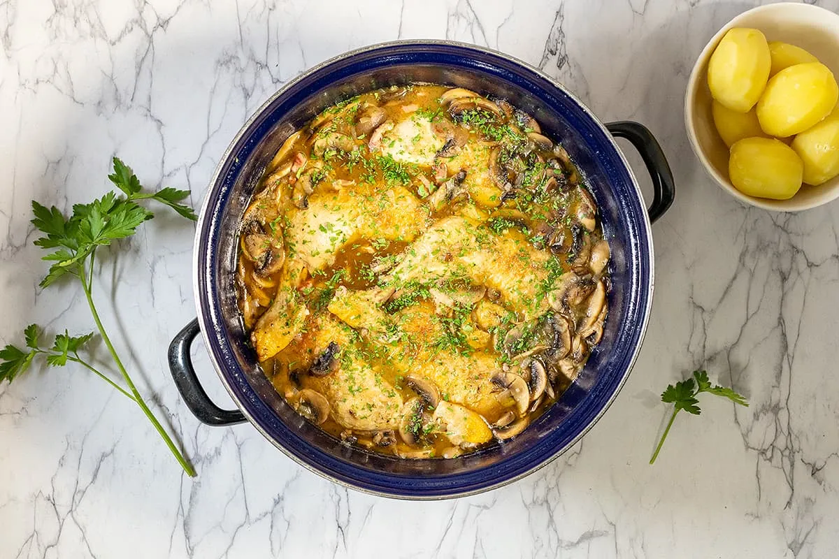 Coq au vin blanc - malse kip in witte wijn