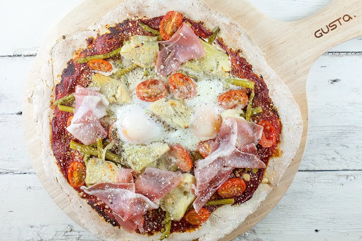 Paaspizza - pasen vier je met deze lekkere pizza met eieren
