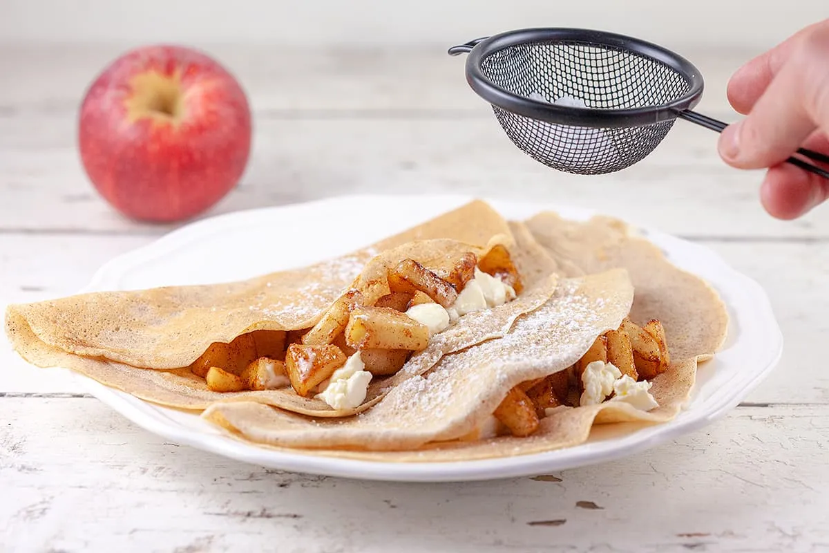 Kaneel crêpes - lekker verwenontbijtje met gebakken appel