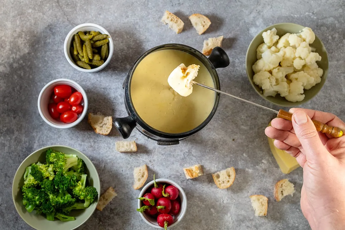 Kaasfondue - de lekkerste fondue met 2 soorten kaas