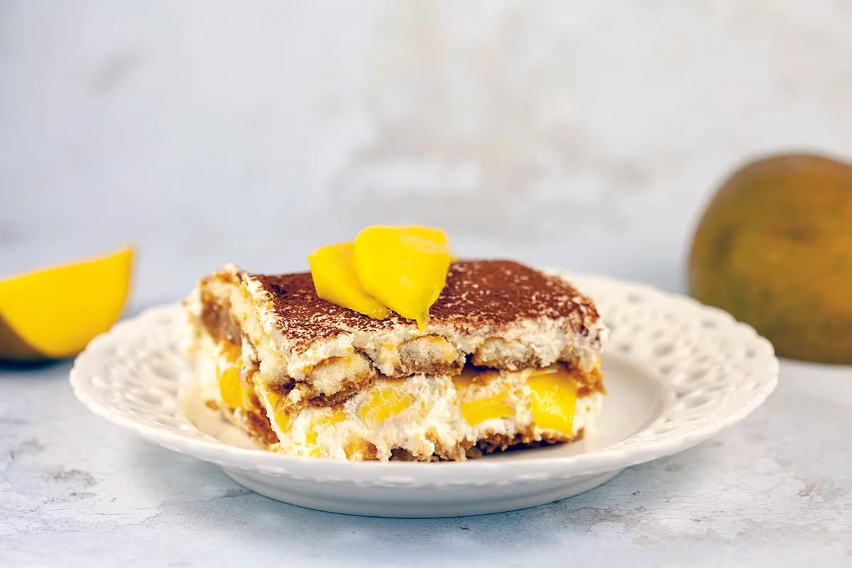 Mango tiramisu