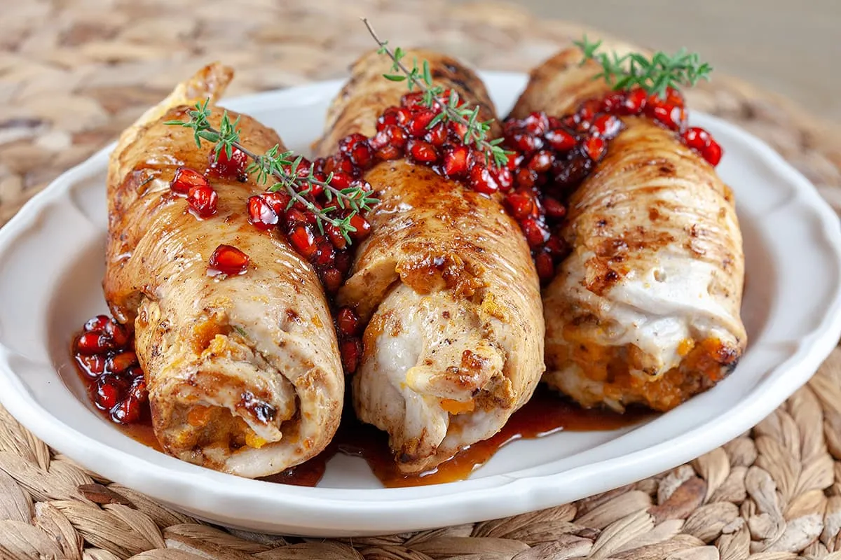 Kalkoenrolletjes met granaatappel en wortel