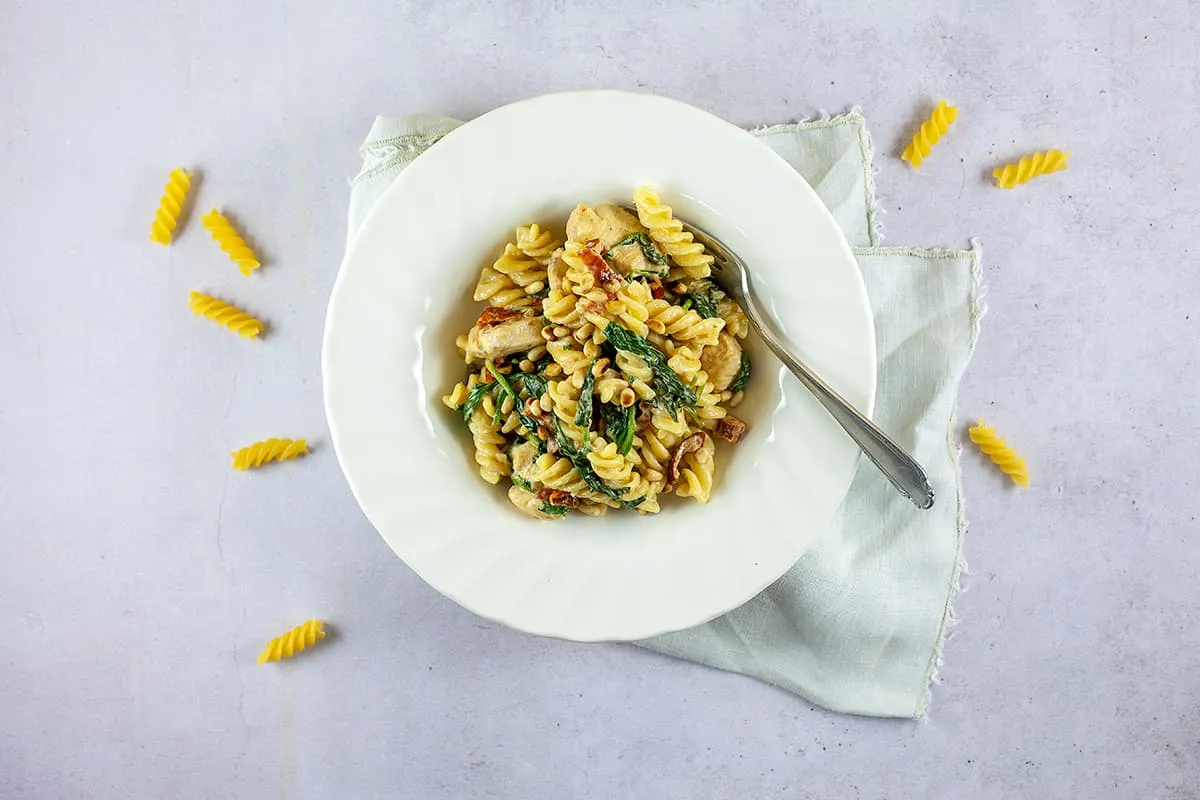 Pasta met kip en romige spinazie