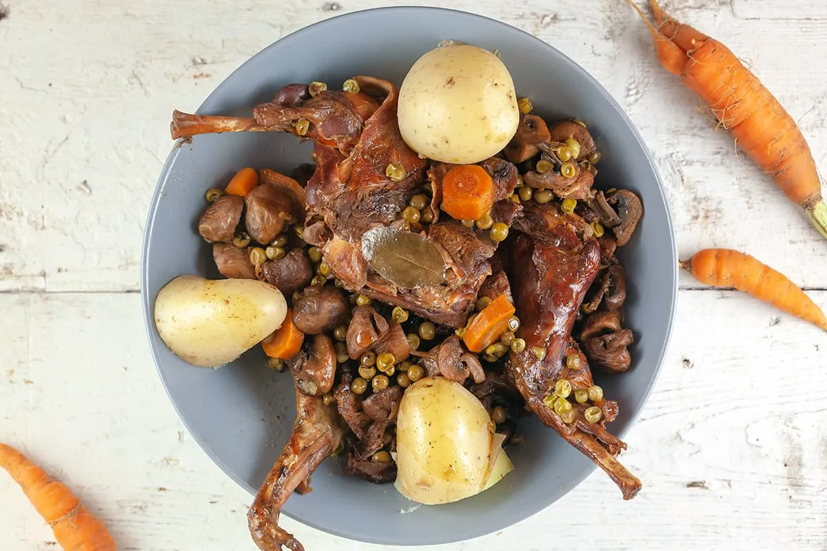 Konijn met sinaasappel uit de slowcooker