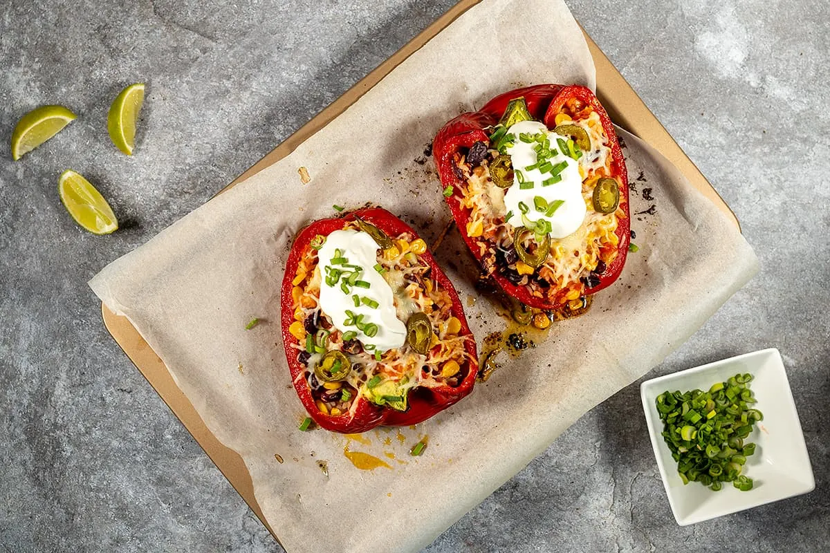 Mexicaanse gevulde paprika's met rijst en bonen