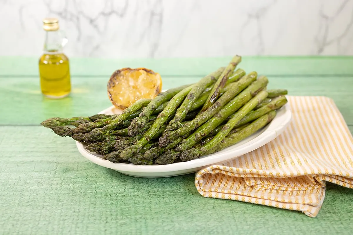 Groene asperges van de BBQ - simpel en heerlijk bijgerecht