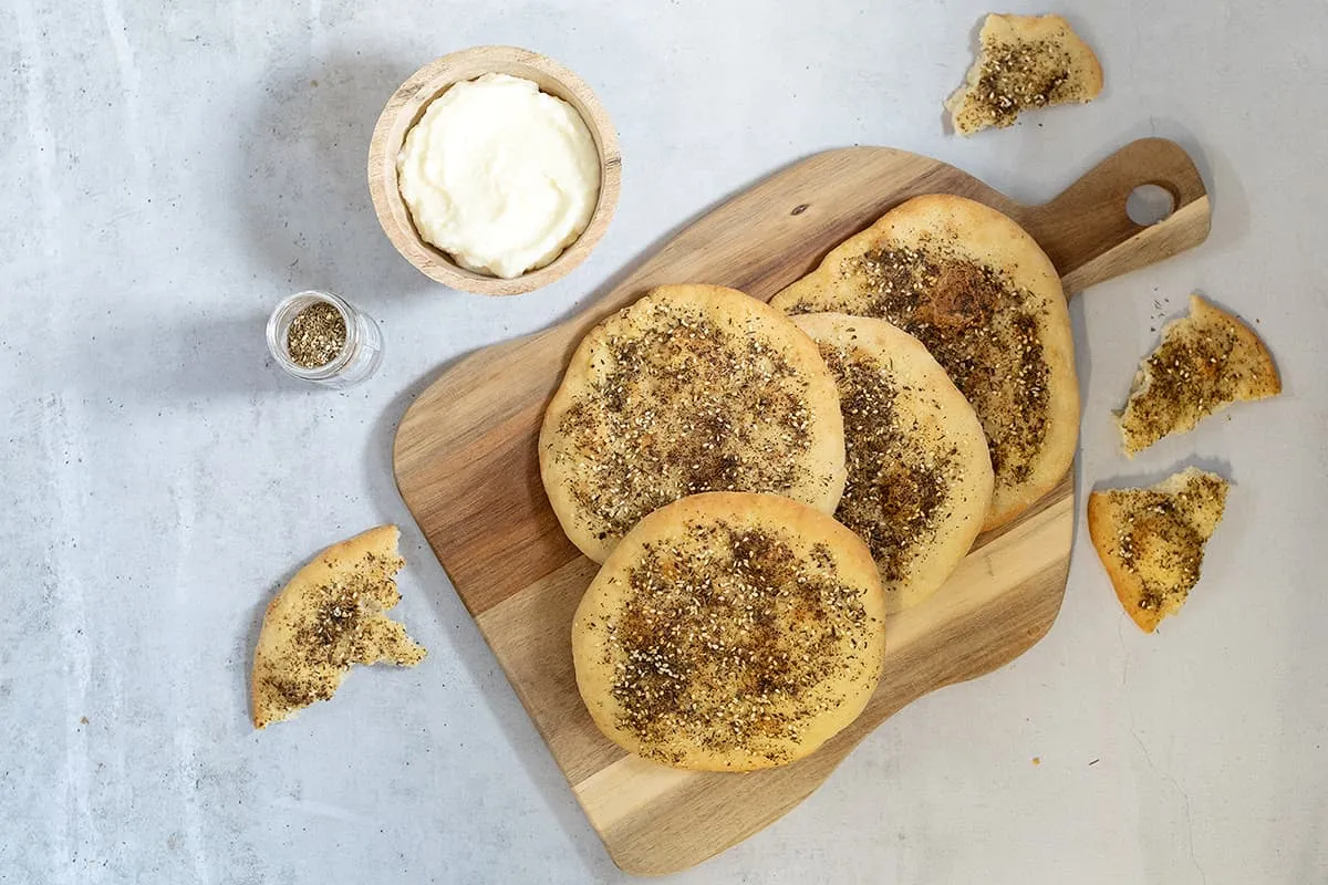 Man'Ouche: Libanees platbrood - luchtig brood met za'atar