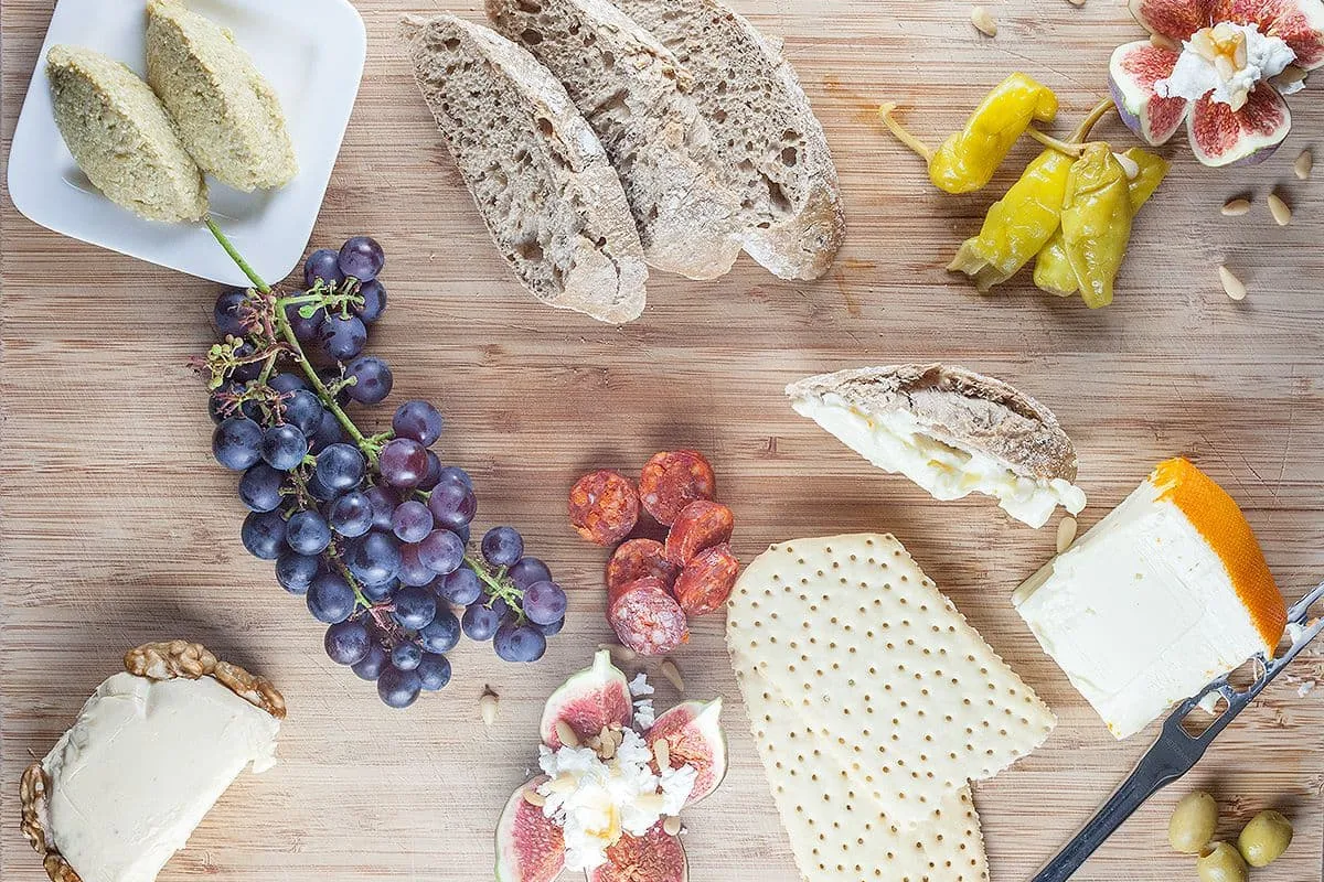Feestelijke tapasplank voor bij de borrel