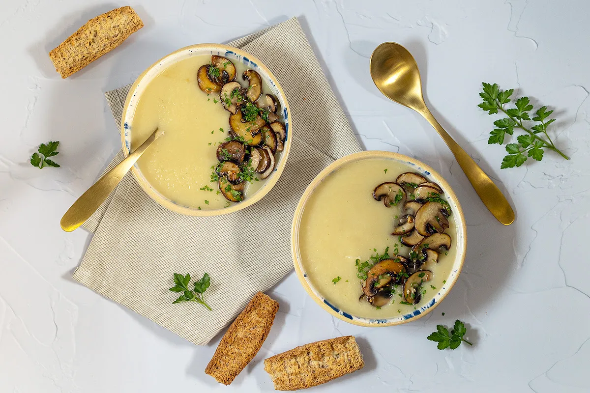 Pastinaaksoep met champignons