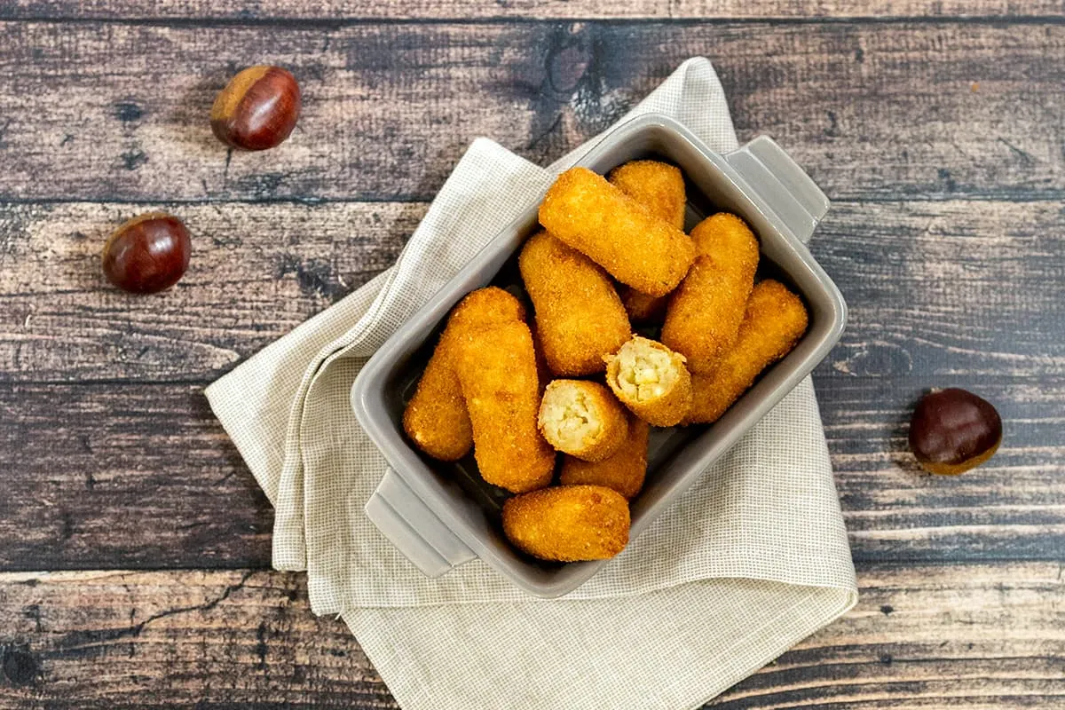 Aardappelkroketjes met kastanjes - een feestelijk bijgerecht