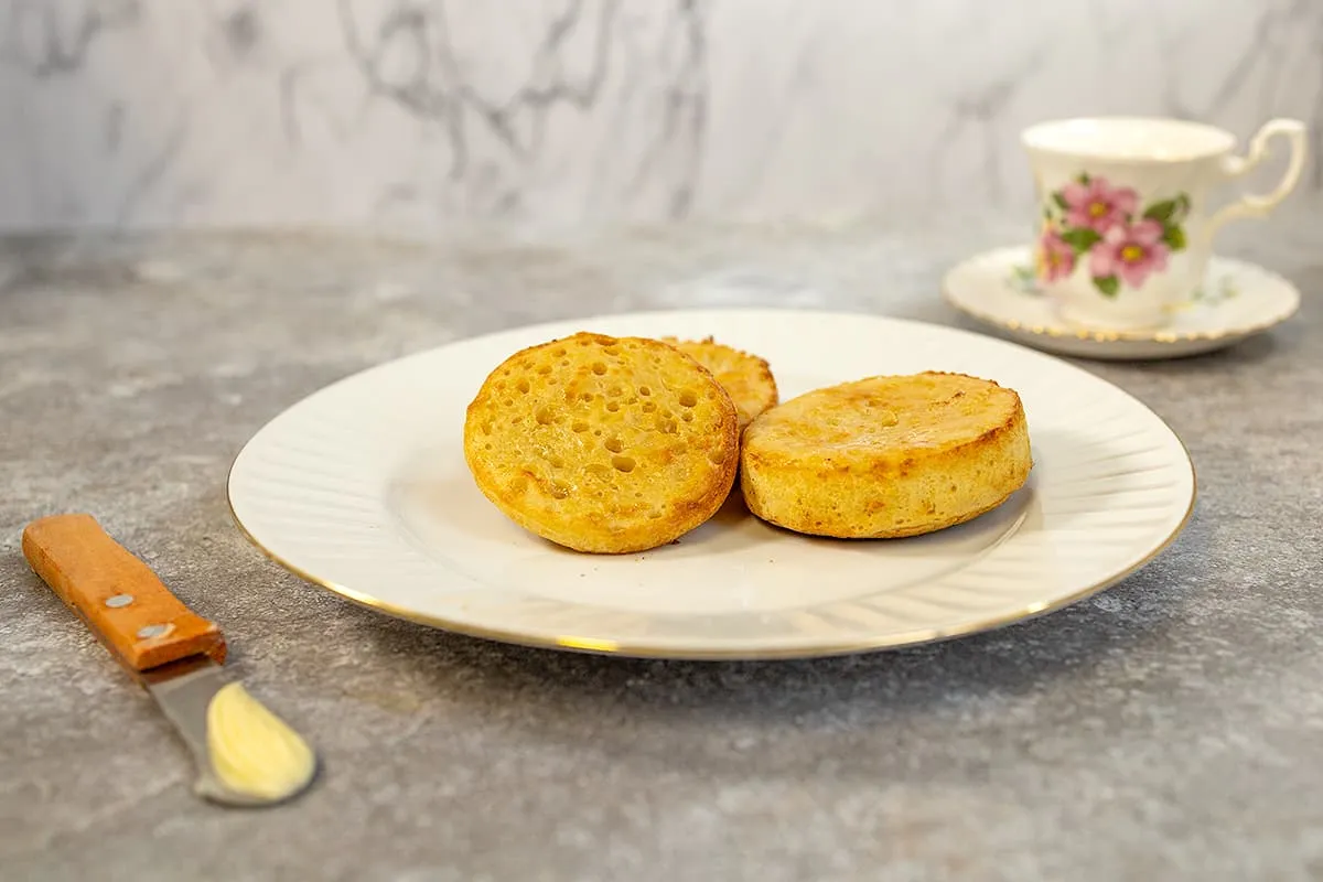 Crumpets - luchtige Engelse dikke pannenkoekjes