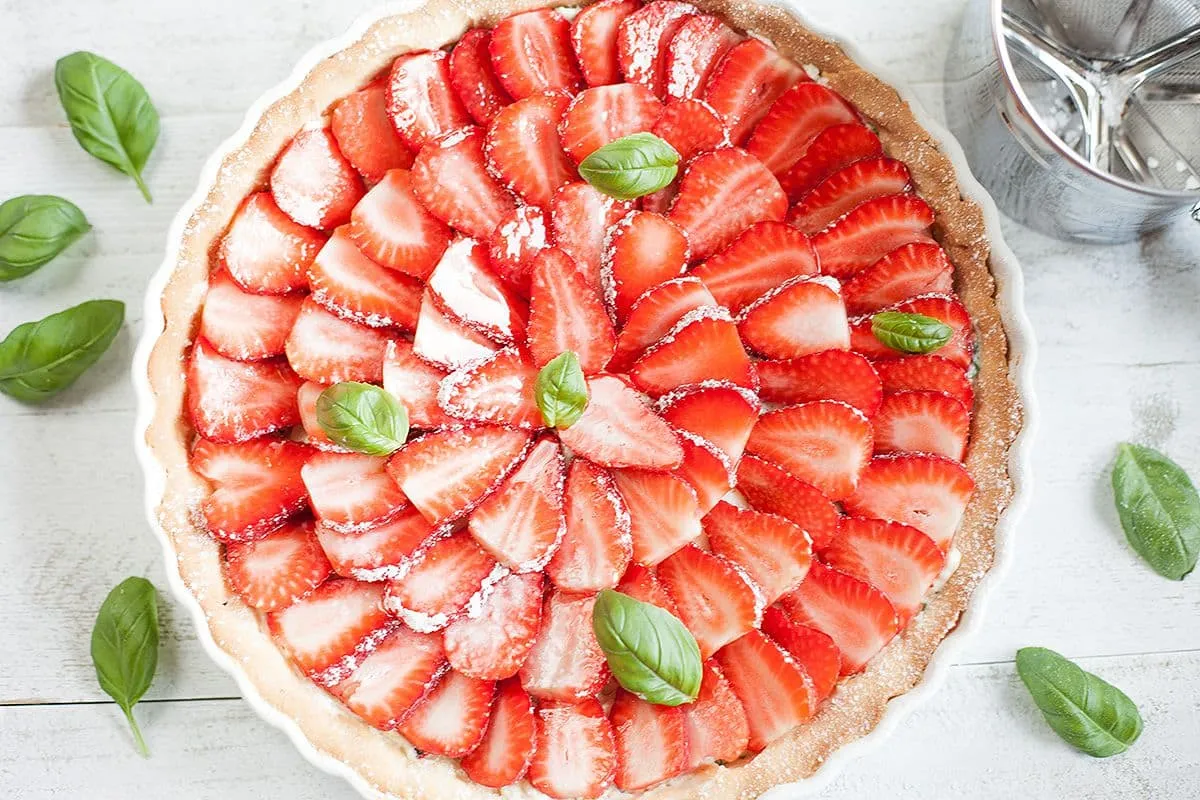 Aardbeien basilicumtaart