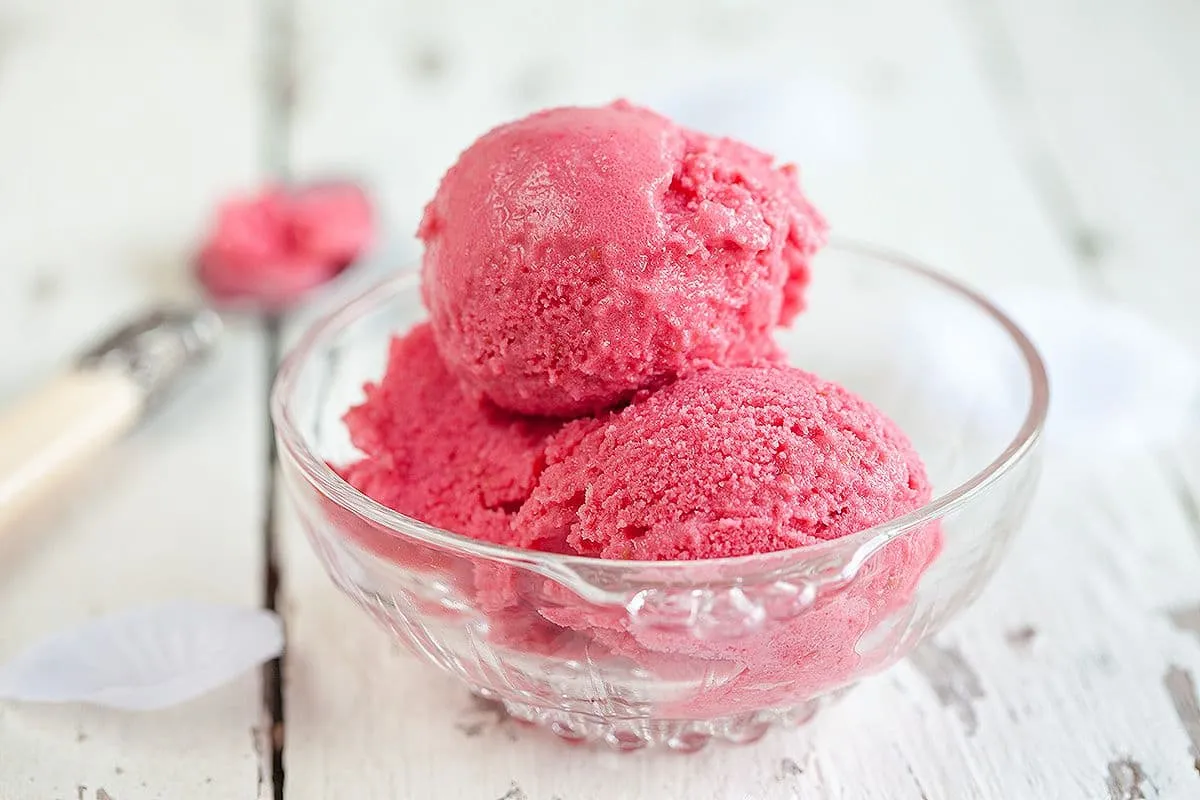 Frozen yoghurt met frambozen