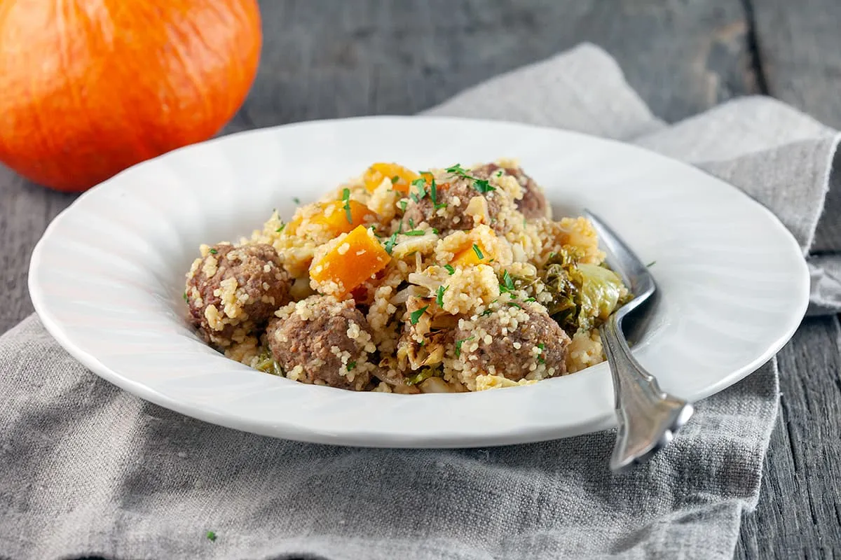 Pittige couscous met gehaktballetjes en pompoen