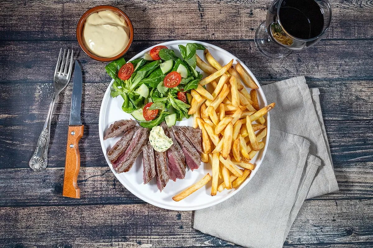 Steak frites is een klassieker uit de Franse keuken