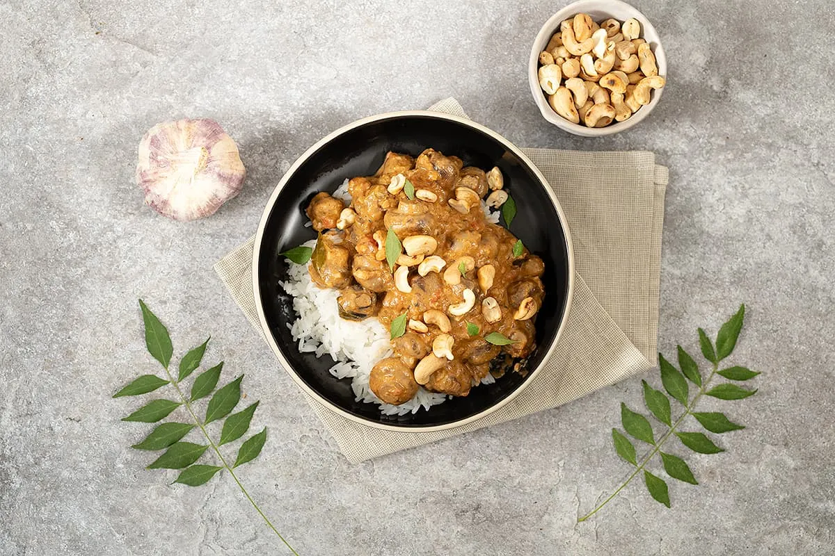 Champignon curry met limoen en cashewnoten