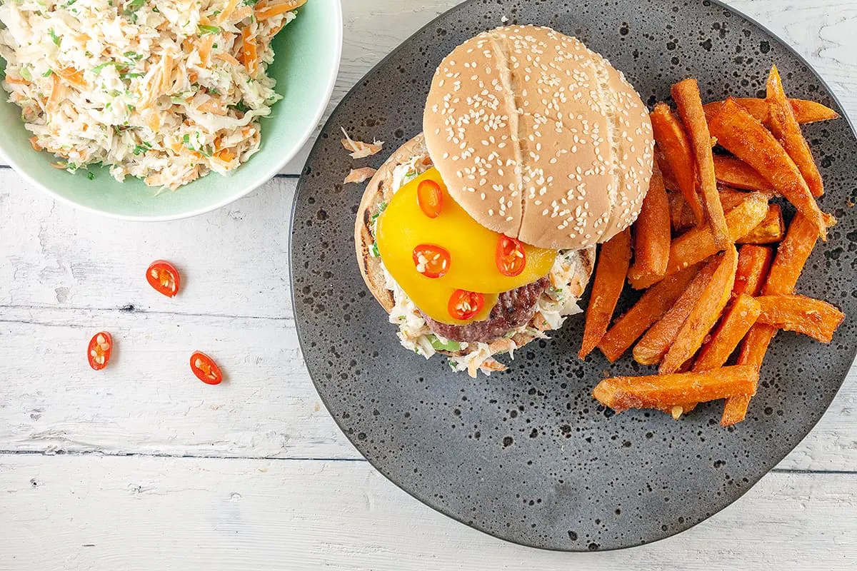 Burgers met witte kool en mango