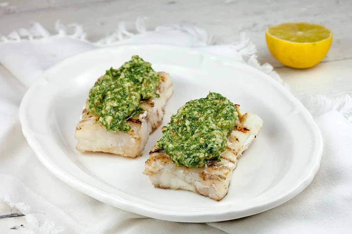 Barbecue kabeljauw met walnotenpesto