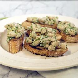 Recept: Bruschetta met cannellini bonen