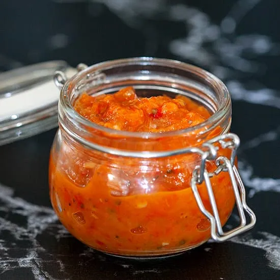 Recept: Ajvar (paprika-aubergine saus)