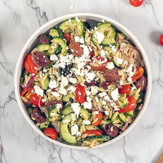 Recept: Griekse orzo salade