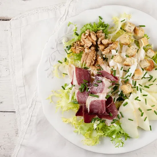 Recept: Gerookte eendenborst-salade met walnoten