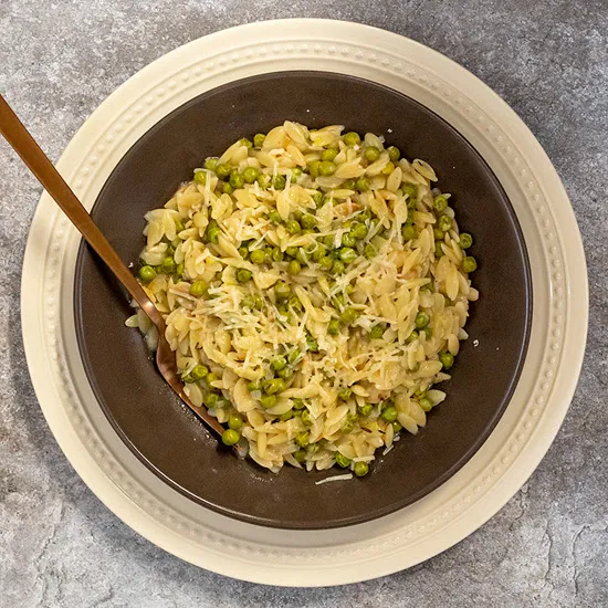 Recept: Orzo risotto met erwtjes