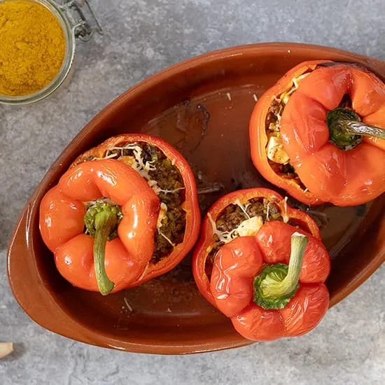Gevulde paprika met gehakt en kerrie
