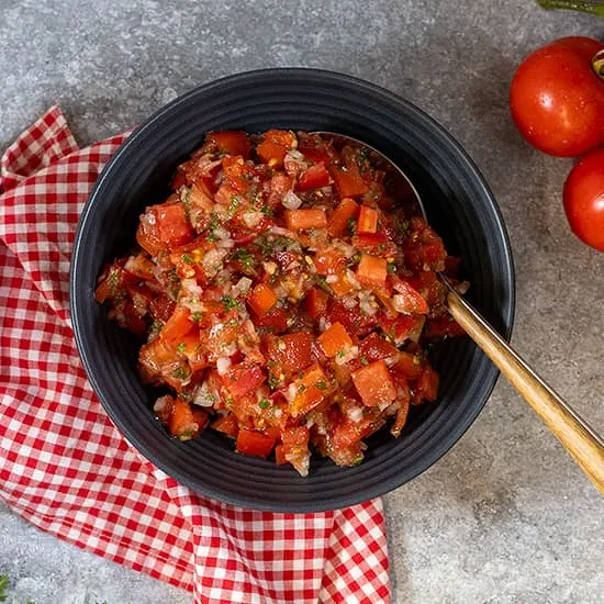 Recept: Marokkaanse tomatensalade