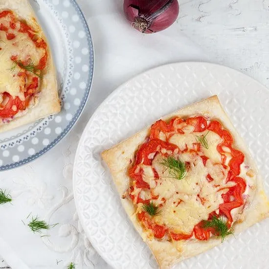 Recept: Hartige coeur de boeuf tomaten taartjes